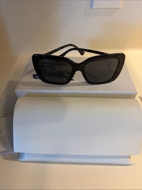 Burberry Black Oversized Cat-Eye Sunglasses with Dark Lenses